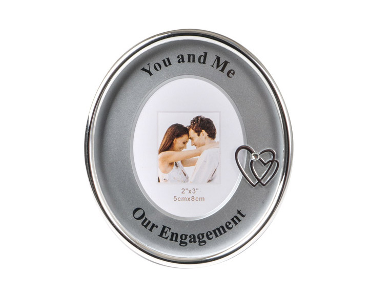 05. Engagement Oval Photo Frame, 2x3\"